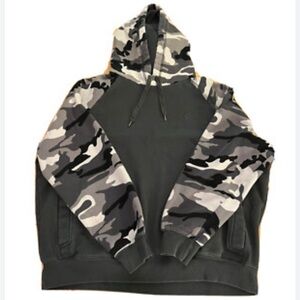 Starter Men’s Camo Hooded Long-sleeve Sweatshirt Size 2XL